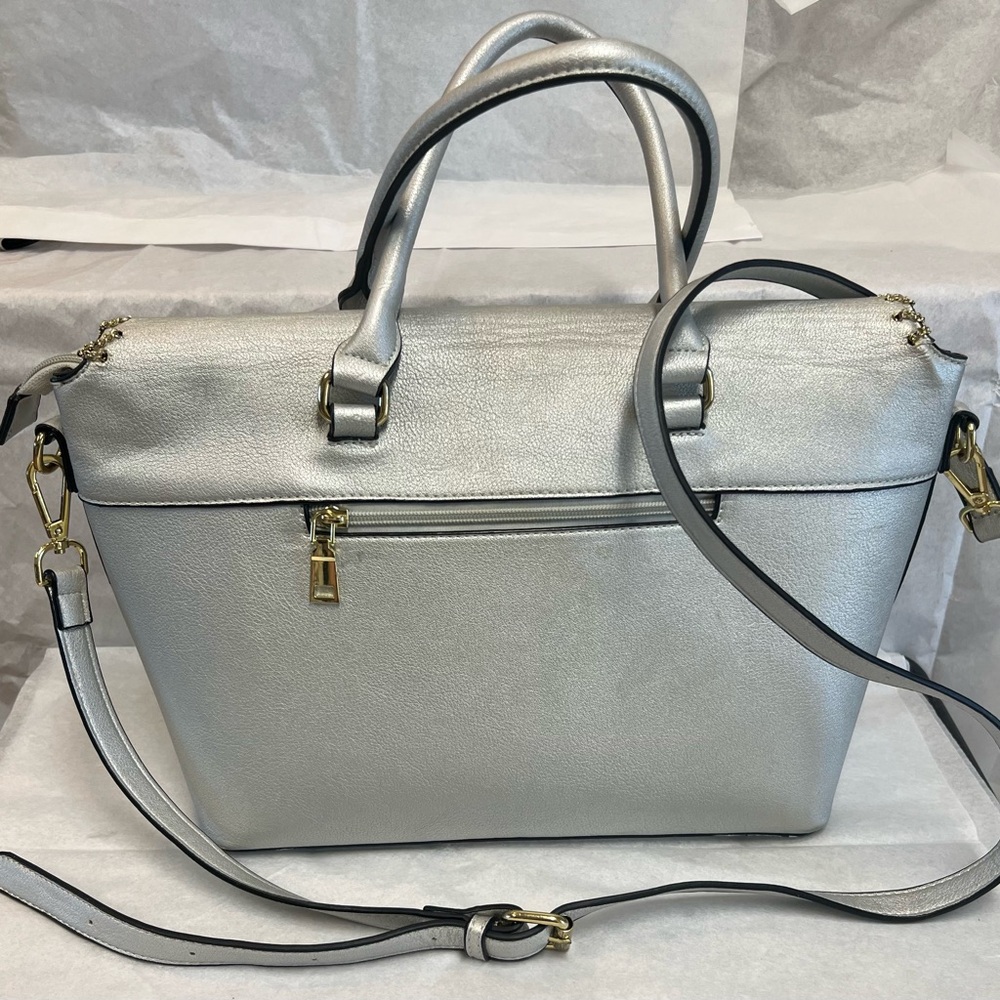 Chic Silver Satchel with Gold Details - Picture 2 of 8